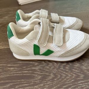 Kids veja shoes size 12.5 (toddler)
